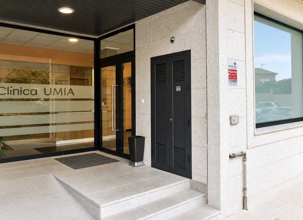 Fachada de la clínica médica privada Umia en Caldas de Reis